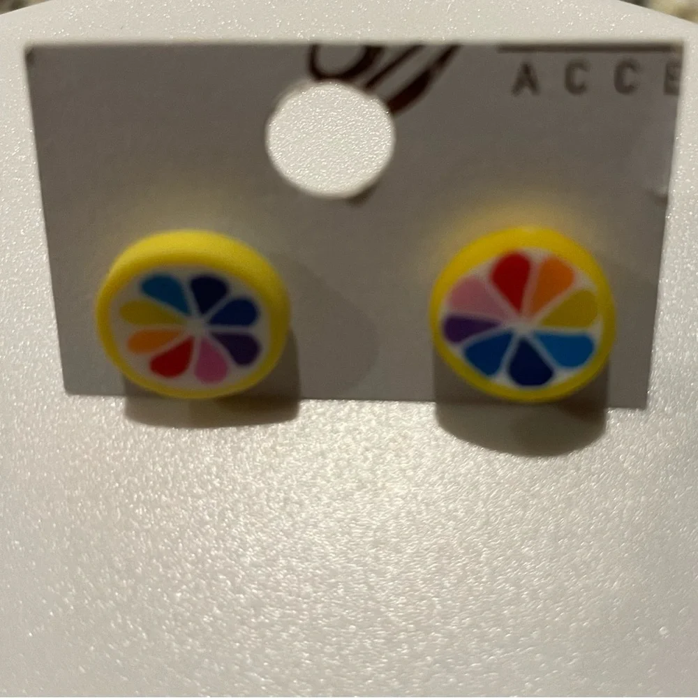 2 Pair kids Earrings Girls/Ladies Bundle 2 for 1 price.Silver balls & yellow NEW
